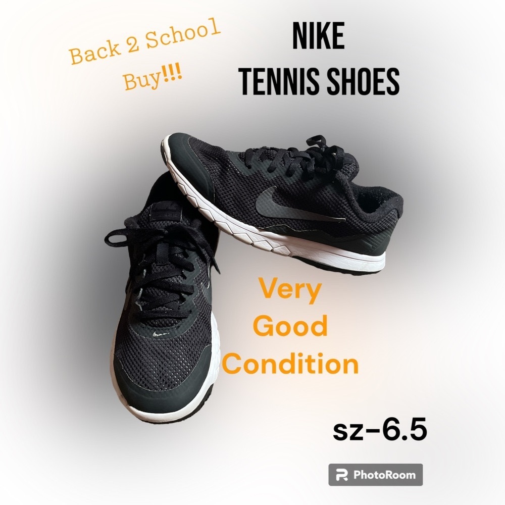 Nike Tennis Shoes
